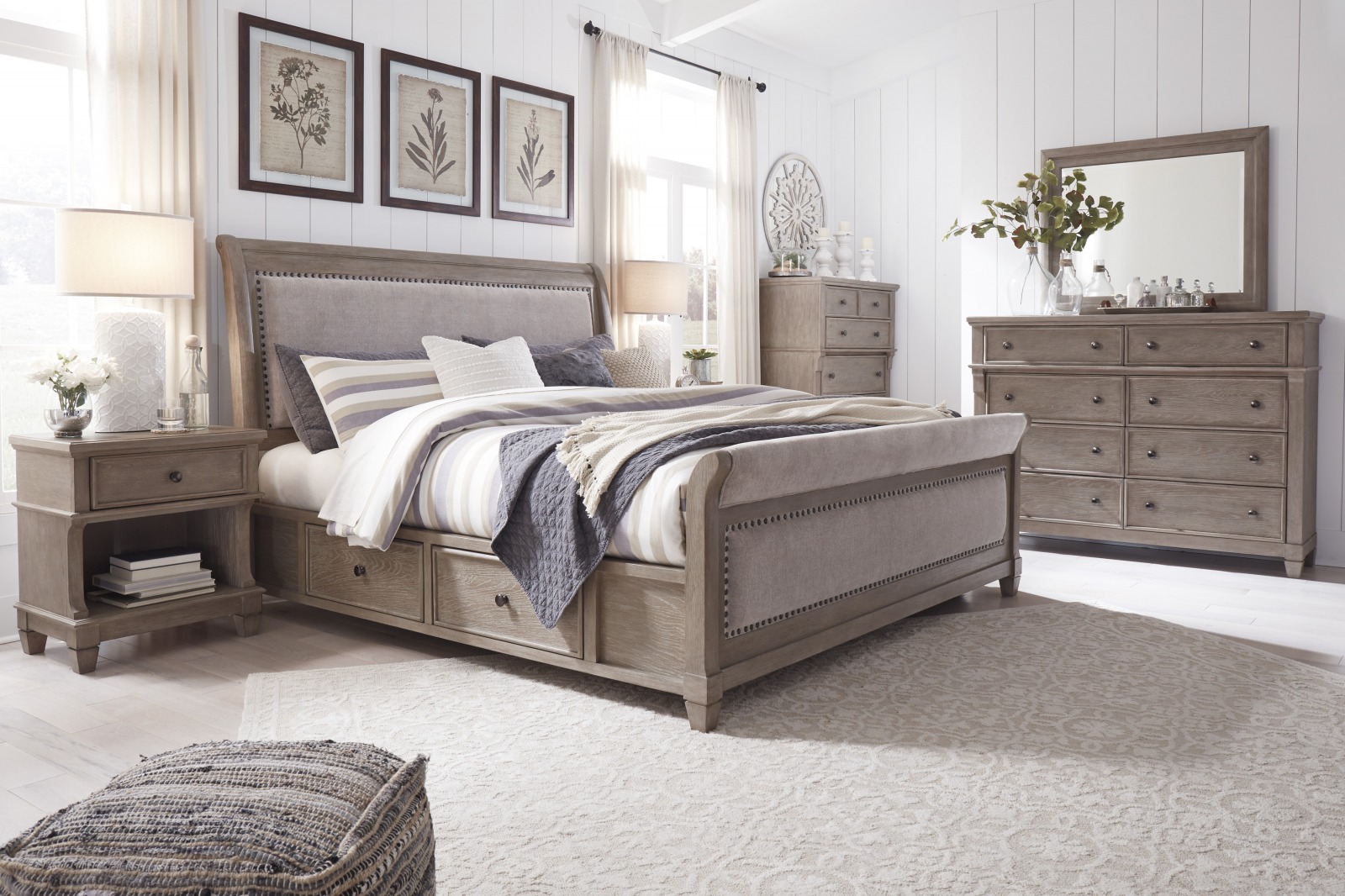 <br />
<b>Warning</b>:  Undefined property: Product::$alt in <b>/home/users/mebleurban/public_html/strona2024/tpl/offer.php</b> on line <b>72</b><br />
Sypialnie Klasyczna sypialnia B804  CHALLENE