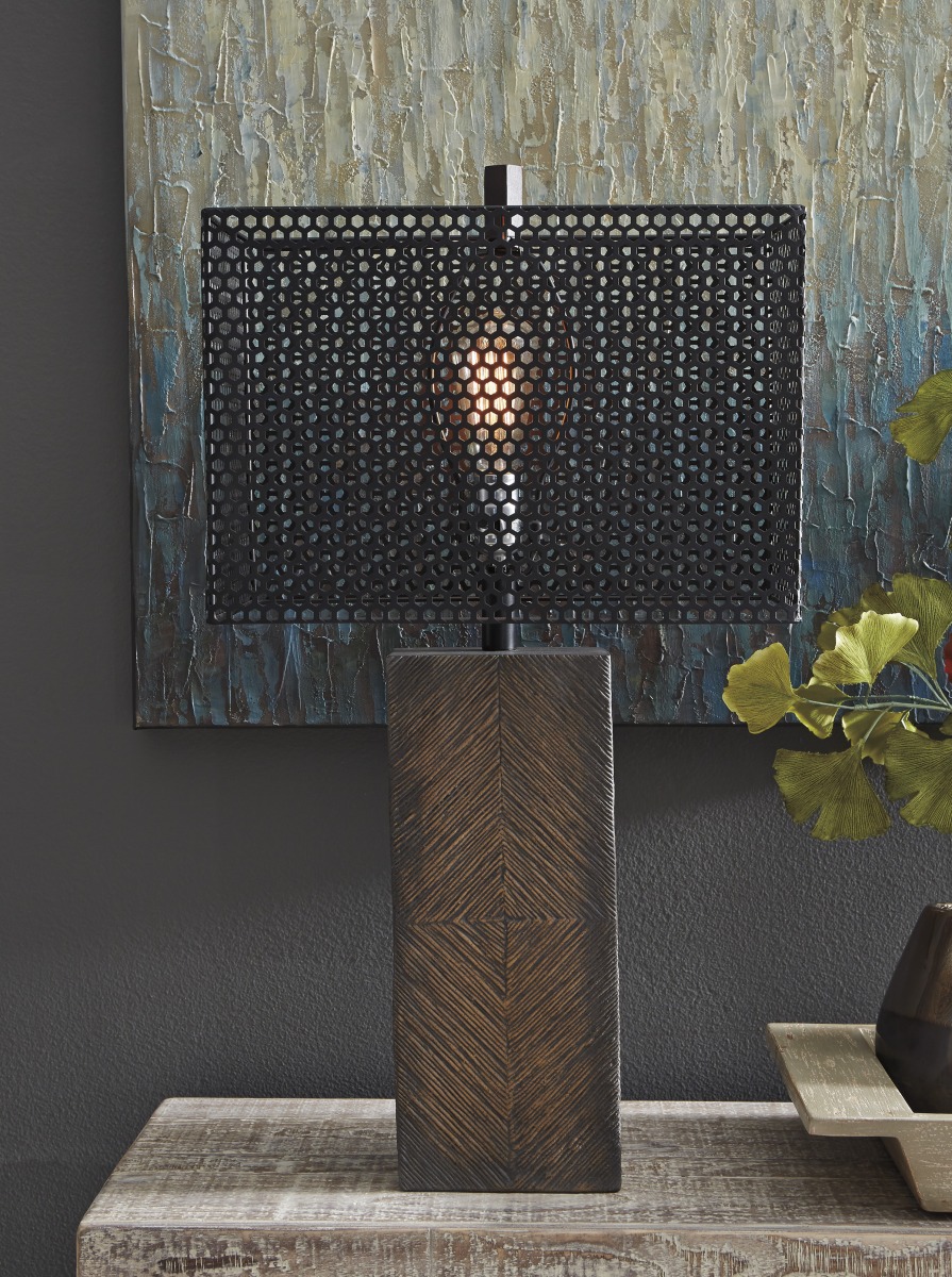 <br />
<b>Warning</b>:  Undefined property: Product::$alt in <b>/home/users/mebleurban/public_html/strona2024/tpl/offer.php</b> on line <b>72</b><br />
Lampy L235654